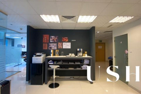 Office in Jumeirah Lake Towers, Dubai 102 sq.m. № 39057 - photo 3