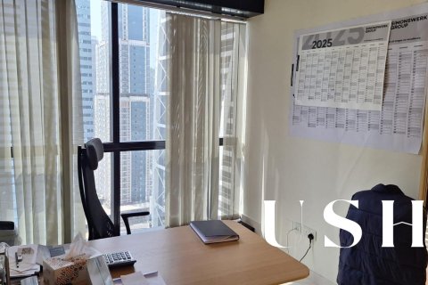 Office in Jumeirah Lake Towers, Dubai 102 sq.m. № 39057 - photo 12