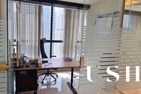 Office in Jumeirah Lake Towers, Dubai 102 sq.m. № 39057 - photo 14