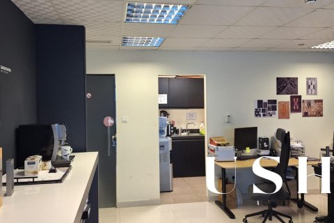 Office in Jumeirah Lake Towers, Dubai 102 sq.m. № 39057 - photo 18