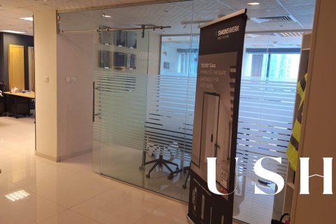 Office in Jumeirah Lake Towers, Dubai 102 sq.m. № 39057 - photo 15