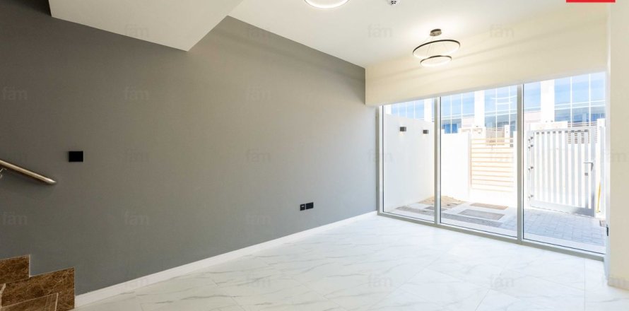 Townhouse in Dubai 2 bedrooms, 79.3 sq.m. № 55084