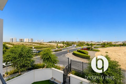 Villa in Tilal Al Ghaf, Dubai 4 bedrooms, 454 sq.m. № 111855 - photo 11