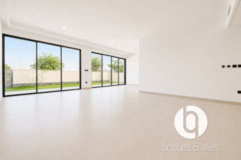 Villa in Tilal Al Ghaf, Dubai 4 bedrooms, 454 sq.m. № 111855 - photo 14