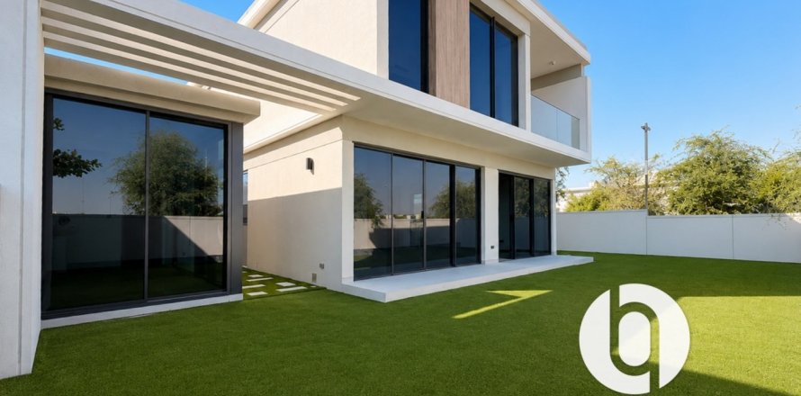Villa in Tilal Al Ghaf, Dubai 4 bedrooms, 454 sq.m. № 111855