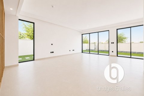 Villa in Tilal Al Ghaf, Dubai 4 bedrooms, 454 sq.m. № 111855 - photo 21