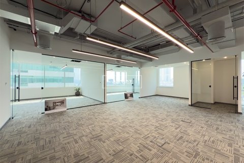 Office in Sheikh Zayed Road, Dubai 412.3 sq.m. № 54818 - photo 2