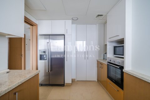 Apartment in Downtown Dubai (Downtown Burj Dubai), Dubai 3 bedrooms, 191.28727700 sq.m. № 63784 - photo 10