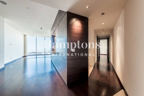 Apartment in Burj Khalifa, Dubai 2 bedrooms, 189.15050800 sq.m. № 63796 - photo 2