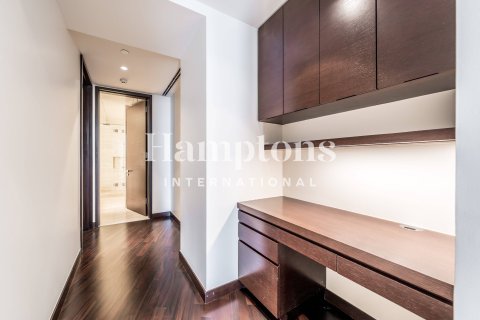 Apartment in Burj Khalifa, Dubai 2 bedrooms, 189.15050800 sq.m. № 63796 - photo 16