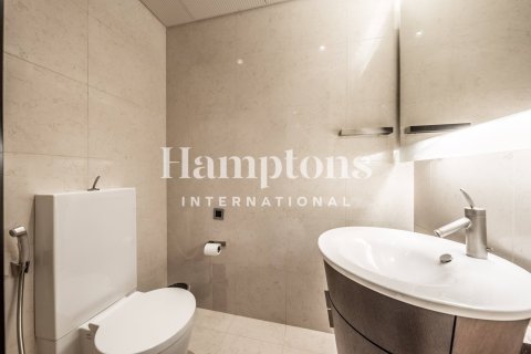 Apartment in Burj Khalifa, Dubai 2 bedrooms, 189.15050800 sq.m. № 63796 - photo 1