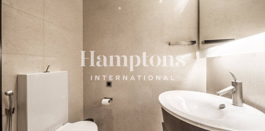 Apartment in Burj Khalifa, Dubai 2 bedrooms, 189.151 sq.m. № 63796