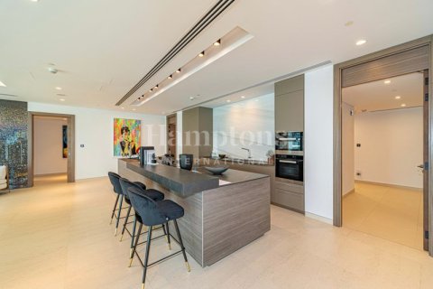 Снять в аренду квартиру в FIVE Palm Jumeirah, Пальма Джумейра, Дубай: 4 спальни, 660.07581500м², № 63787 - фото 13