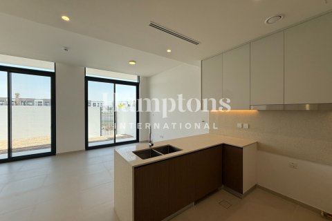 Villa in Dubai South (Dubai World Central), Dubai 3 bedrooms, 137.40353700 sq.m. № 63785 - photo 2