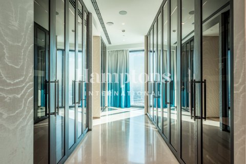 Снять в аренду квартиру в Джумейра Бич Резиденс, Дубай: 5 спален, 1105.45279700м², № 63788 - фото 3