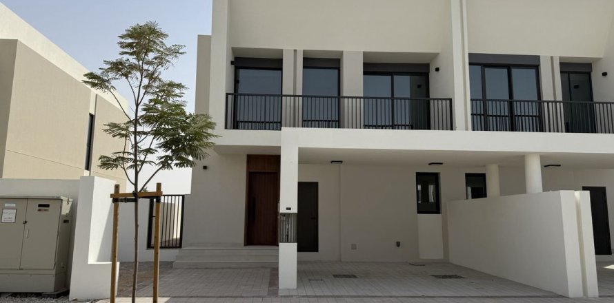 Adosado en Town Square, Dubai, 4 dormitorios, 298.1 m², № 40769