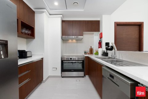 Apartment in Al Kifaf, Dubai 2 bedrooms, 144.4 sq.m. № 102905 - photo 5