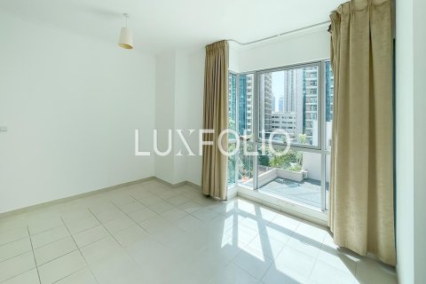Apartment in The Residences, Downtown Dubai (Downtown Burj Dubai), Dubai 3 bedrooms, 221 sq.m. № 46297 - photo 9