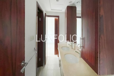 Apartment in The Residences, Downtown Dubai (Downtown Burj Dubai), Dubai 3 bedrooms, 221 sq.m. № 46297 - photo 16