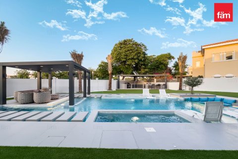 Villa en Dubai, 6 dormitorios, 1331.9 m², № 22692 - foto 22