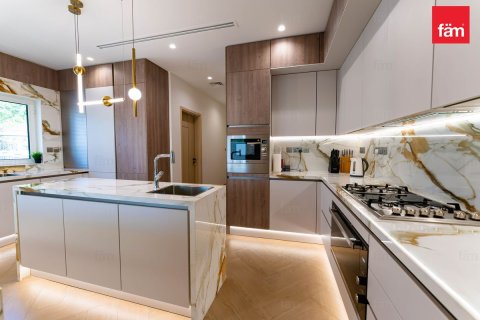 Villa en Dubai, 6 dormitorios, 1331.9 m², № 22692 - foto 7