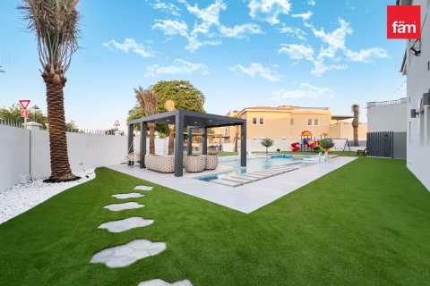 Villa en Dubai, 6 dormitorios, 1331.9 m², № 22692 - foto 27
