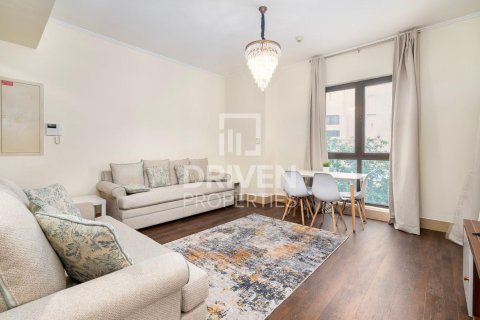 Снять в аренду квартиру в Old Town, Дубай: 1 спальня, 81м², № 20283 - фото 1