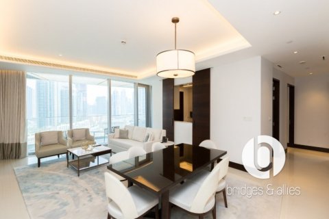 Apartment in Downtown Dubai (Downtown Burj Dubai), Dubai 2 bedrooms, 141 sq.m. № 98046 - photo 14
