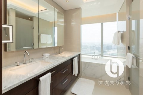 Apartment in Downtown Dubai (Downtown Burj Dubai), Dubai 2 bedrooms, 141 sq.m. № 98046 - photo 9
