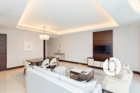 Apartment in Downtown Dubai (Downtown Burj Dubai), Dubai 2 bedrooms, 141 sq.m. № 98046 - photo 12