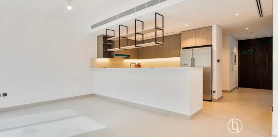 Villa in Tilal Al Ghaf, Dubai 3 bedrooms, 140 sq.m. № 98045