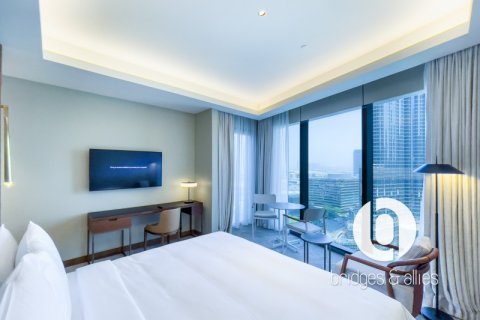 Apartment in Downtown Dubai (Downtown Burj Dubai), Dubai 3 bedrooms, 145 sq.m. № 98043 - photo 15