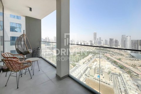 Appartement à Jumeirah Village Circle, Dubai, 2 chambres, 151 m², № 64941 - photo 1