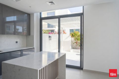 Townhouse in Dubai 4 bedrooms, 245 sq.m. № 111694 - photo 5