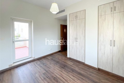 Villa in Meadows, Dubai 3 bedrooms, 515 sq.m. № 44683 - photo 13