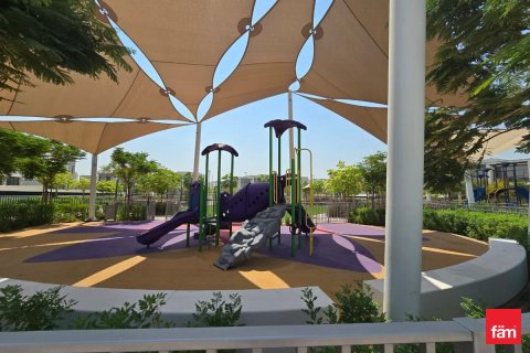 Снять в аренду таунхаус в Джабаль-Али, Дубай: 4 спальни, 361.4м², № 67516 - фото 1