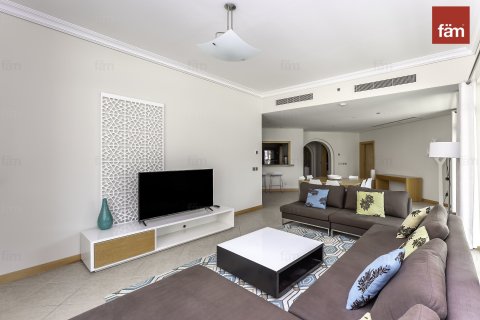 Apartment in Palm Jumeirah, Dubai 5 bedrooms, 209.6 sq.m. № 85871 - photo 18