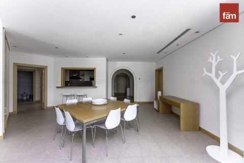 Apartment in Palm Jumeirah, Dubai 5 bedrooms, 209.6 sq.m. № 85871 - photo 16