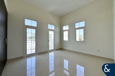 Villa in Rahat, Mudon, Dubai 3 bedrooms, 332 sq.m. № 91151 - photo 3