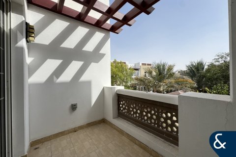 Villa in Rahat, Mudon, Dubai 3 bedrooms, 332 sq.m. № 91151 - photo 16