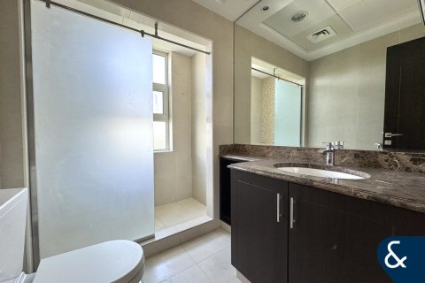 Villa in Rahat, Mudon, Dubai 3 bedrooms, 332 sq.m. № 91151 - photo 13