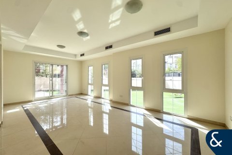 Villa in Rahat, Mudon, Dubai 3 bedrooms, 332 sq.m. № 91151 - photo 29