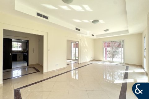Villa in Rahat, Mudon, Dubai 3 bedrooms, 332 sq.m. № 91151 - photo 28