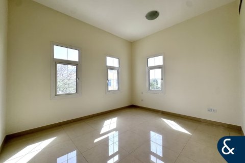 Villa in Rahat, Mudon, Dubai 3 bedrooms, 332 sq.m. № 91151 - photo 17