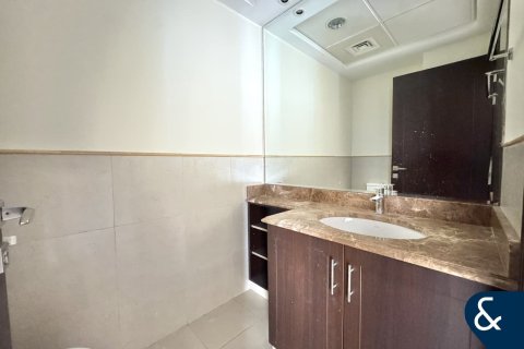 Villa in Rahat, Mudon, Dubai 3 bedrooms, 332 sq.m. № 91151 - photo 24