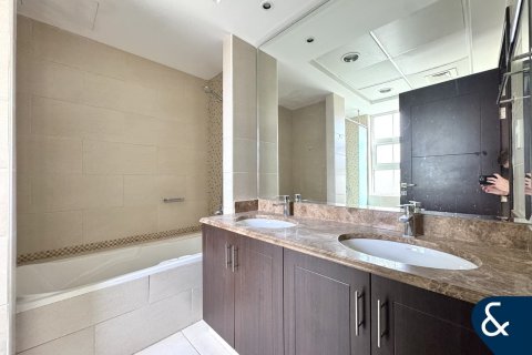 Villa in Rahat, Mudon, Dubai 3 bedrooms, 332 sq.m. № 91151 - photo 5