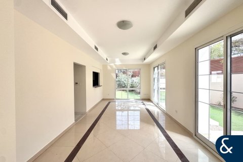 Villa in Rahat, Mudon, Dubai 3 bedrooms, 332 sq.m. № 91151 - photo 26