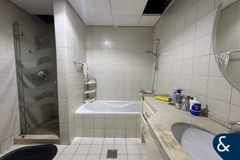 Снять в аренду квартиру в Дубай Инвестмент Парке, Дубай: 2 спальни, 144м², № 91149 - фото 8