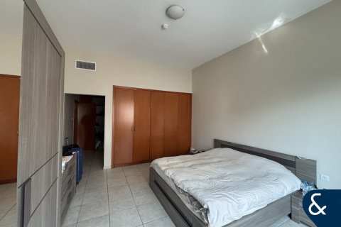 Снять в аренду квартиру в Дубай Инвестмент Парке, Дубай: 2 спальни, 144м², № 91149 - фото 9