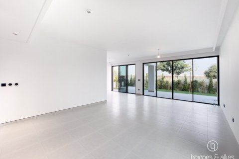 Villa en Dubai, 5 dormitorios, 536.3 m², № 77312 - foto 2